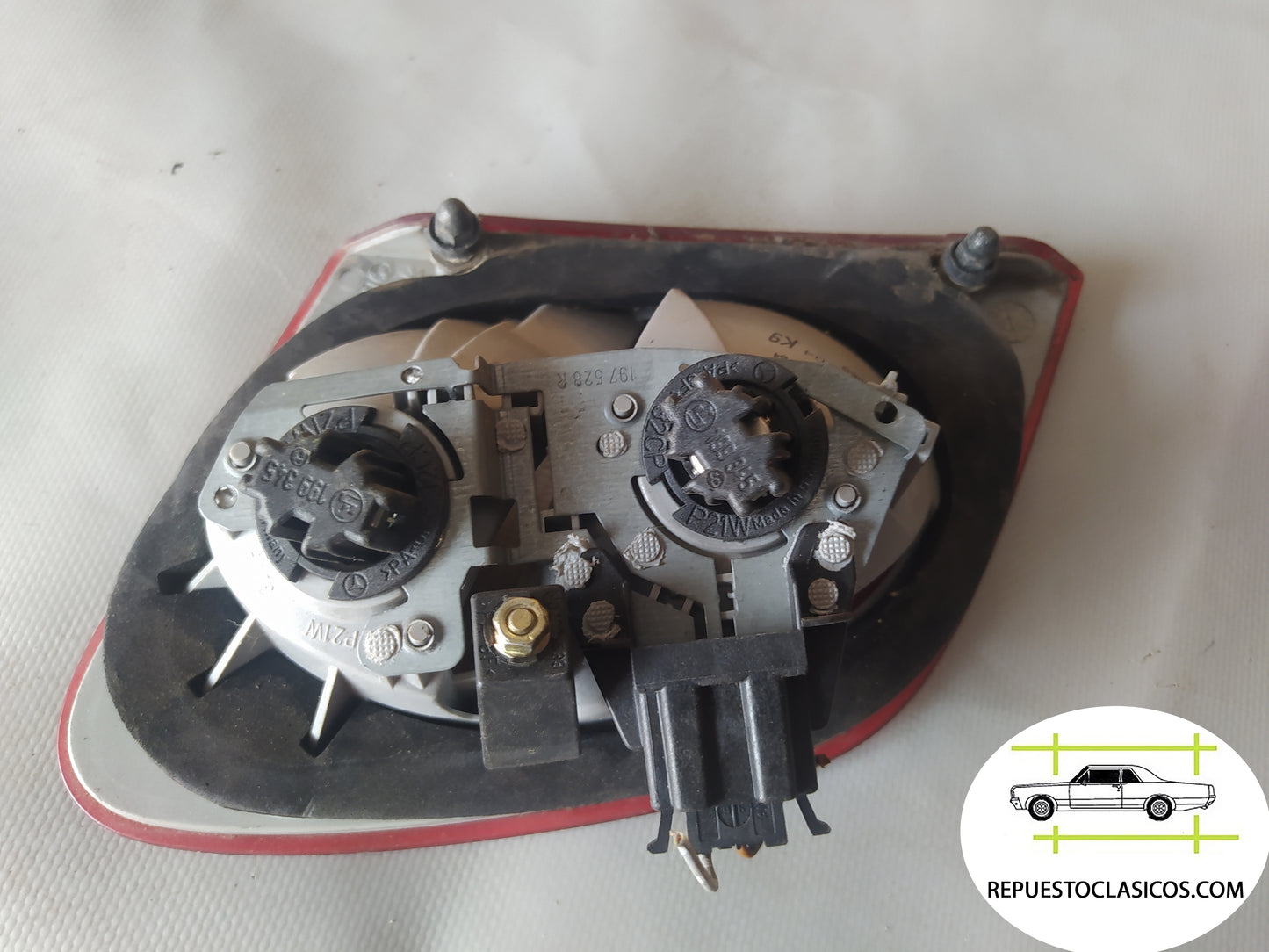 MERCEDES W210 Piloto trasero derecho A2108201264