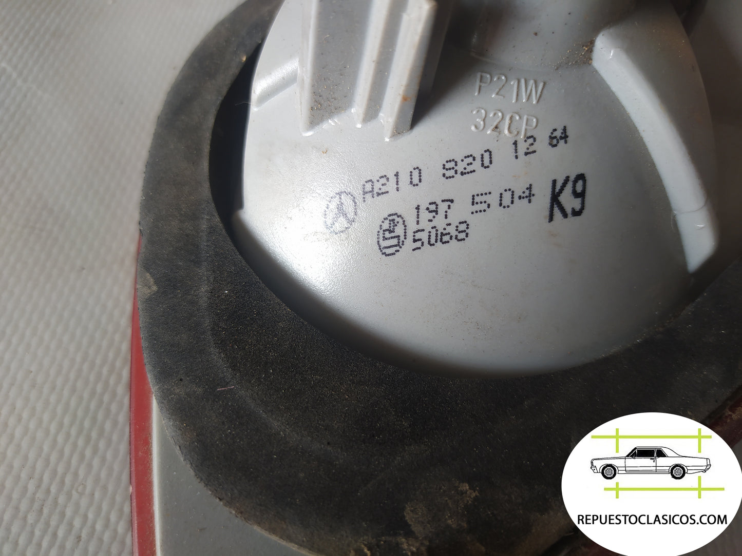 MERCEDES W210 Piloto trasero derecho A2108201264