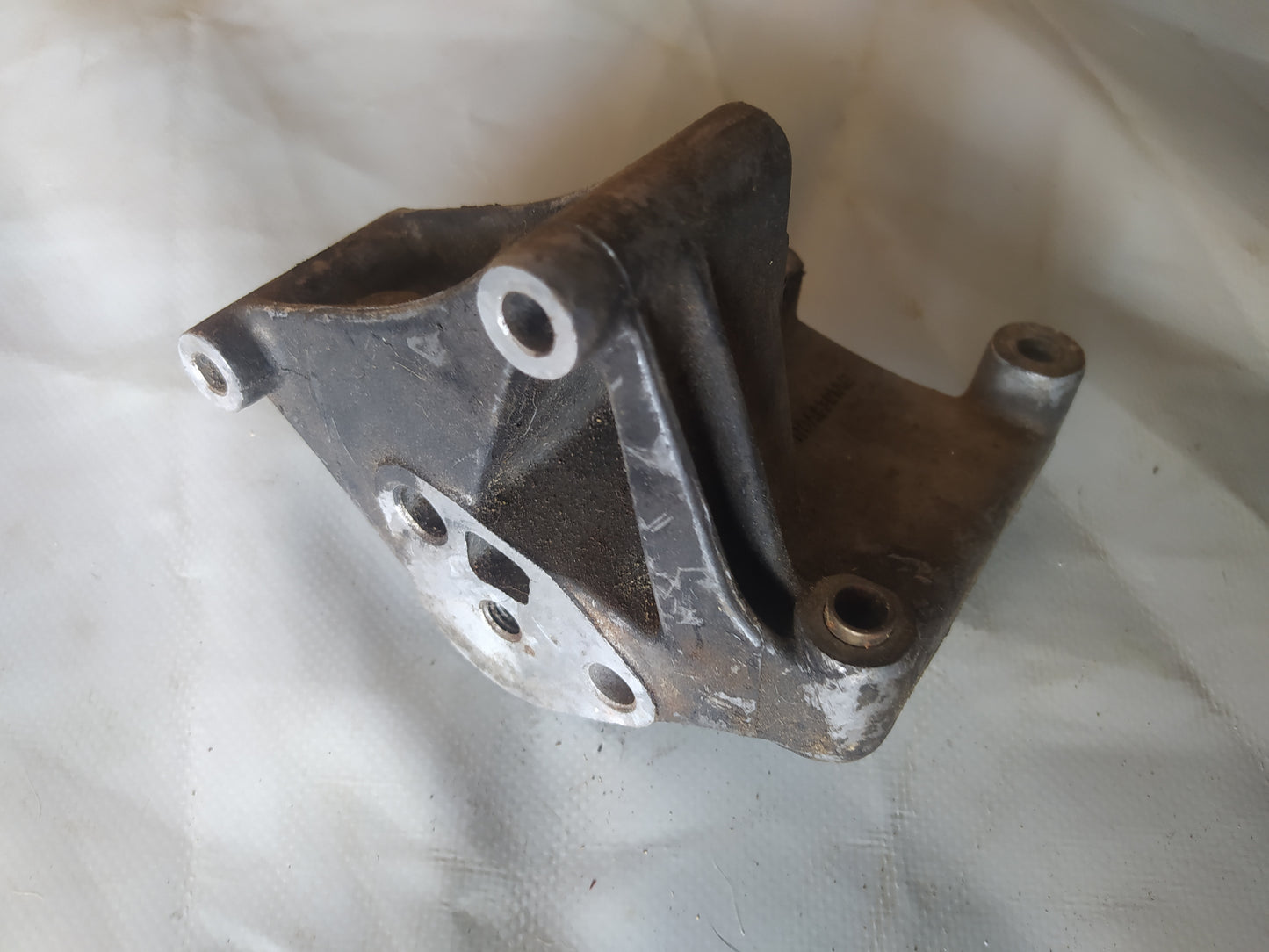 Jaguar XJ8 Soporte bomba de dirección asistida NCA8301AB b32A