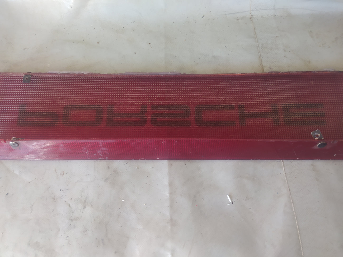 Porsche 924 944  Reflector central trasero