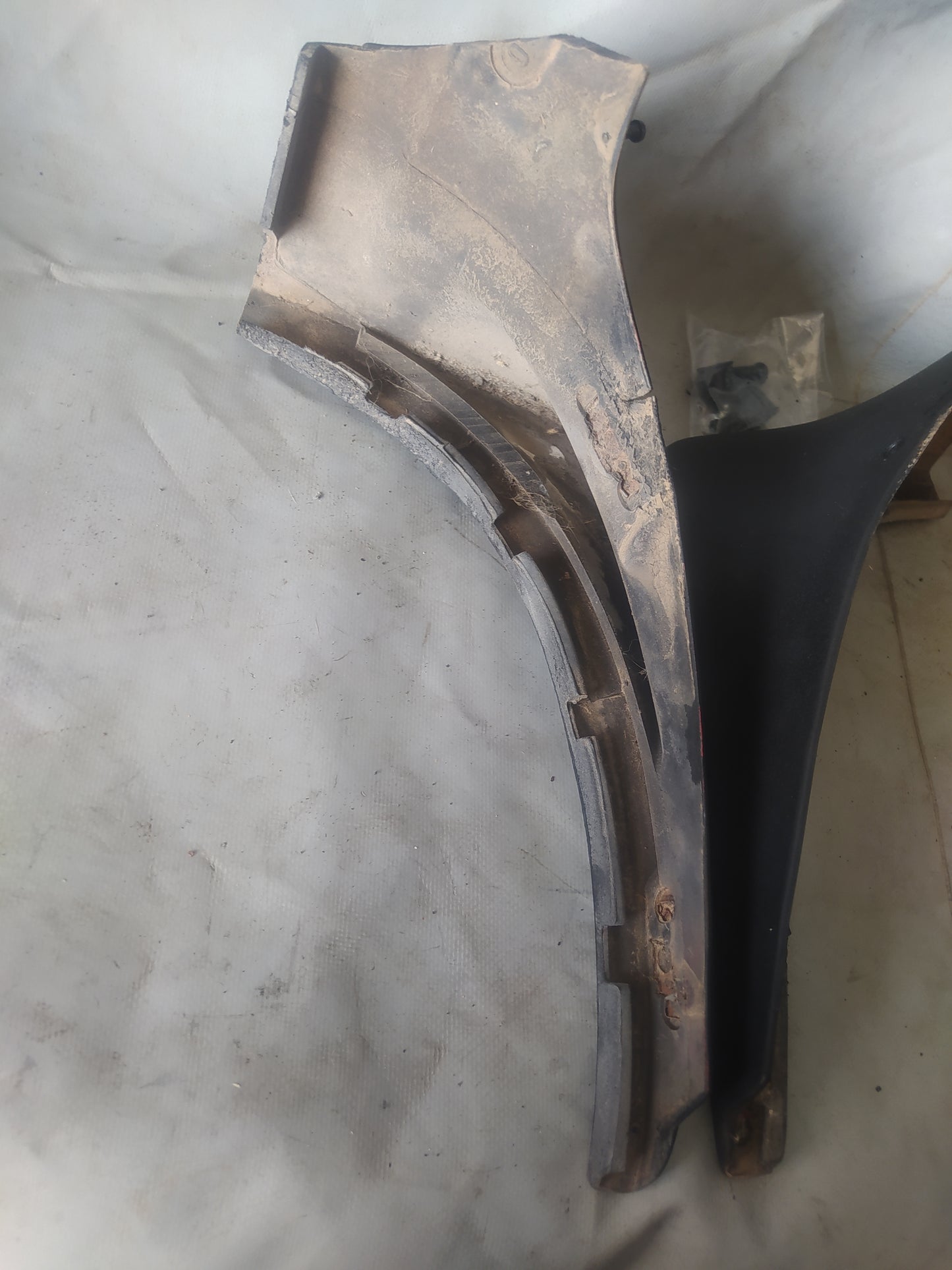 PORSCHE 924 944  Taloneras traseras originales