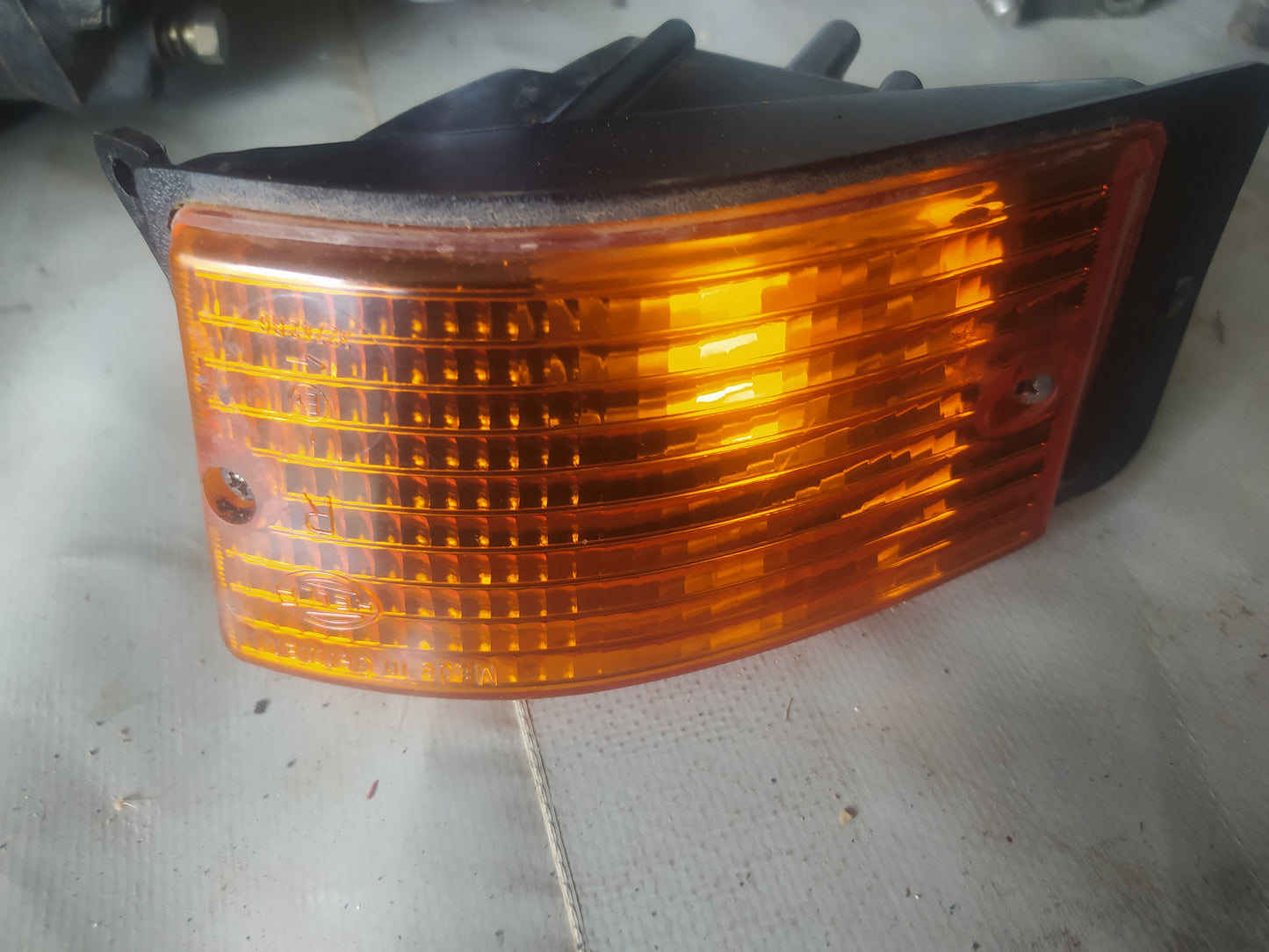 PORSCHE 924 944 PILOTO INTERMITENTE DELANTERO derecho 477953065A