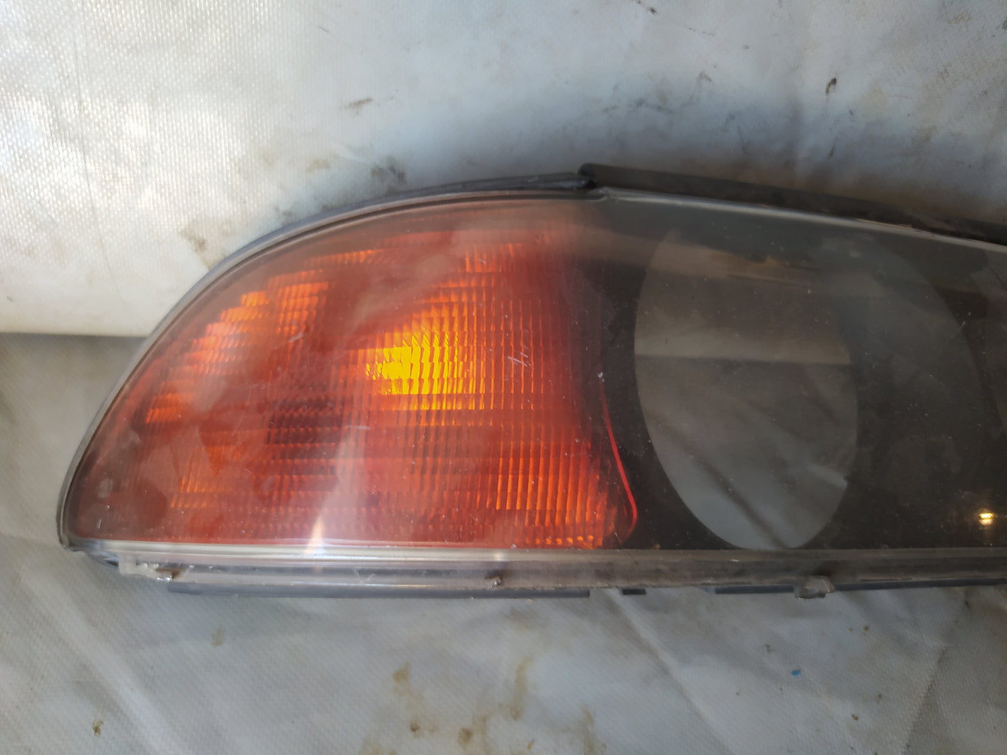 BMW E39 CUBIERTA FARO DER 63128361556