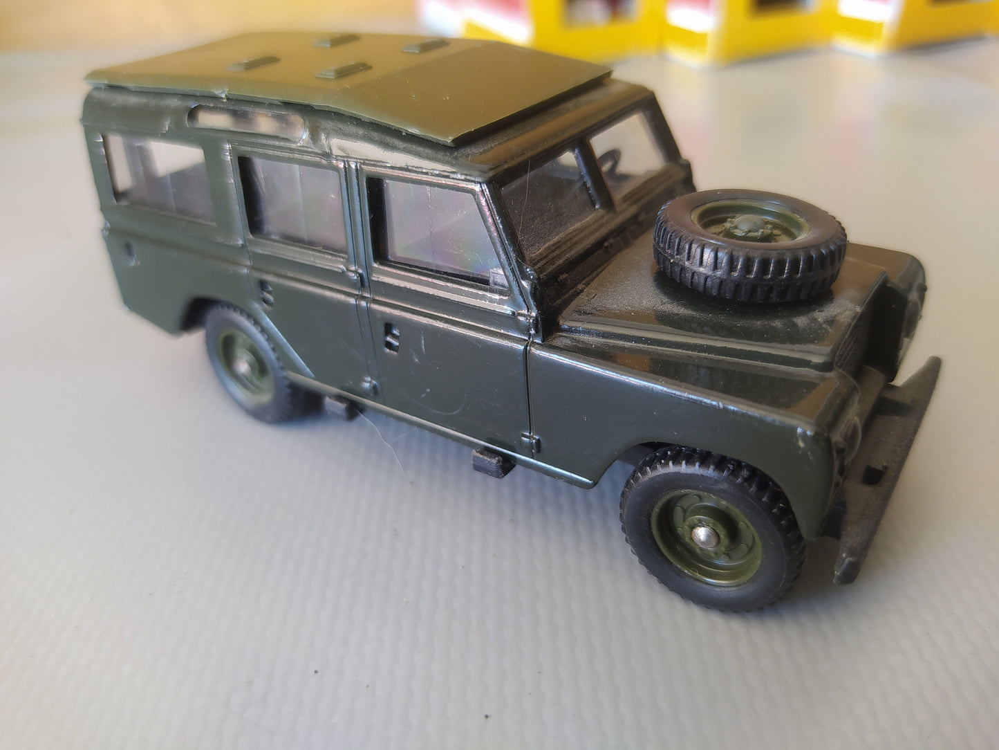 Land Rover 109 escala 1/43