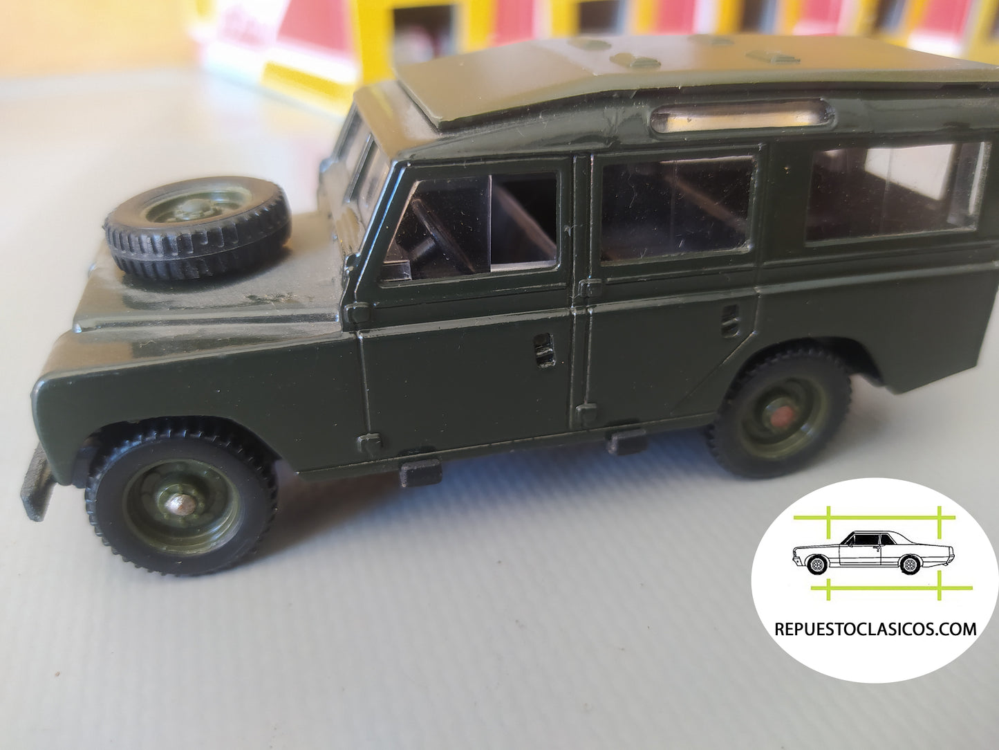 Land Rover 109 escala 1/43