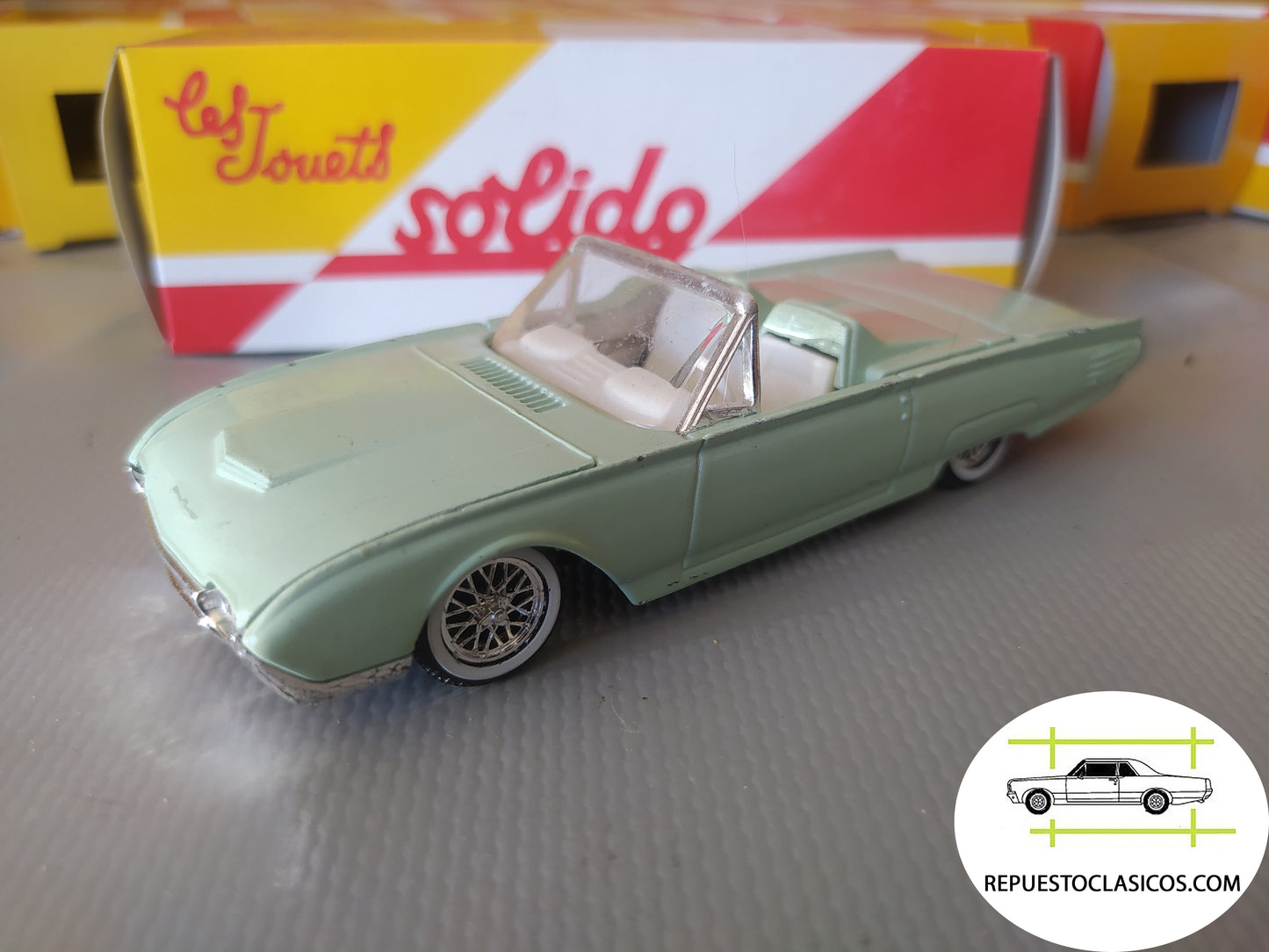 Ford THunderbird 1961  escala 1/43