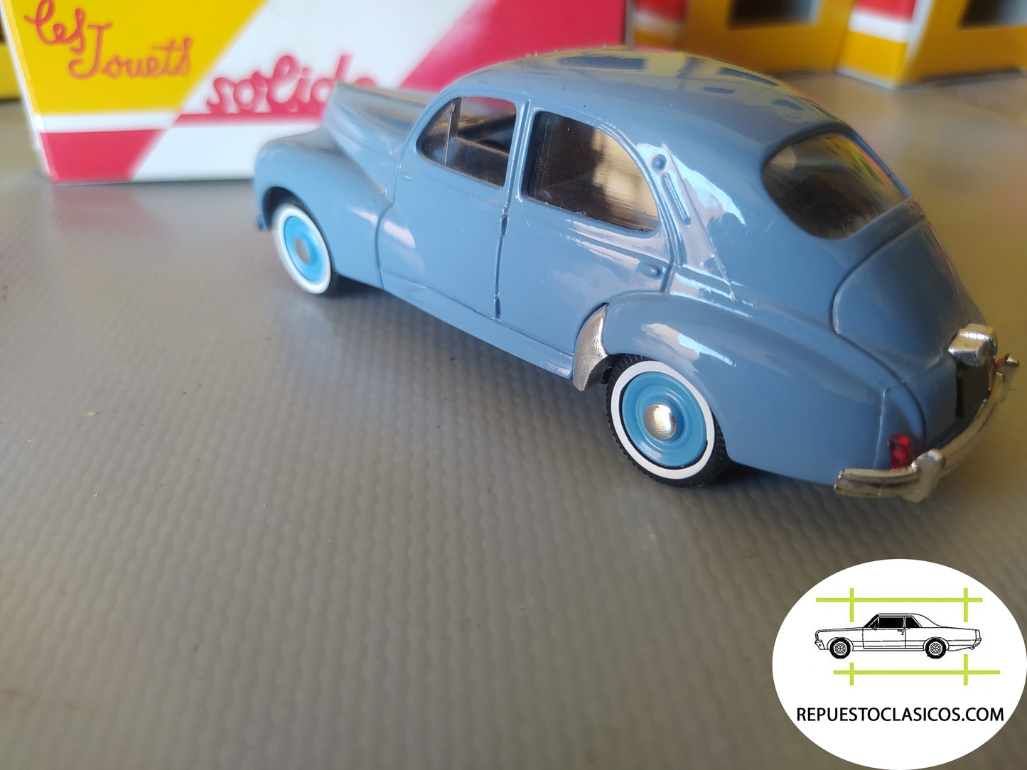 Peugeot 203 escala 1/43