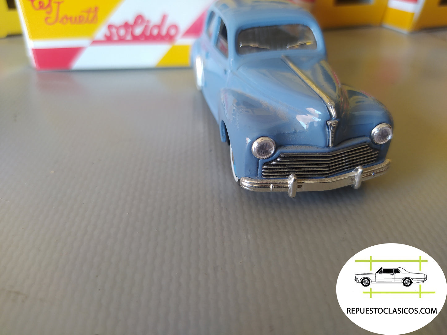 Peugeot 203 escala 1/43