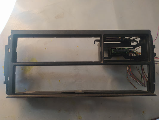 BMW E34 moldura unidad delantera radio  62131384141